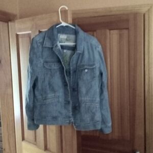 Women's embroidered jean jacket medium